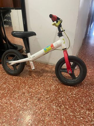 Bicicleta de equilibrio infantil