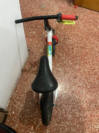 Bicicleta de equilibrio infantil