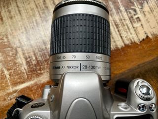 Cámara Analógica Nikon F55 Plata/Negra