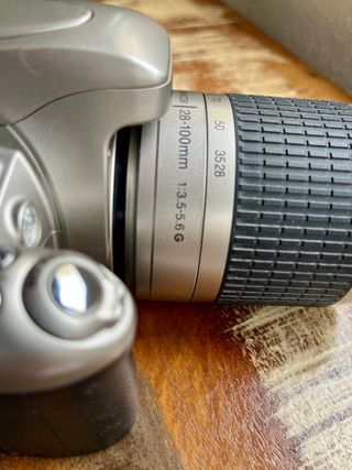 Cámara Analógica Nikon F55 Plata/Negra