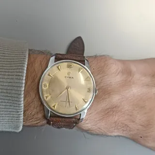 Reloj Cyma Vintage Dorado y Marrón