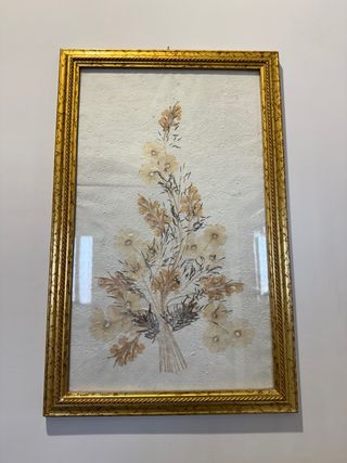 Antico quadro con fiori secchi