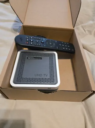 Desco UHD 4K Movistar con Mando Vocal