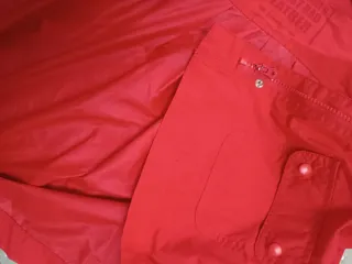 Chaqueta impermeable roja niña El Corte Inglés