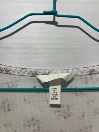 Top floral manga larga mujer