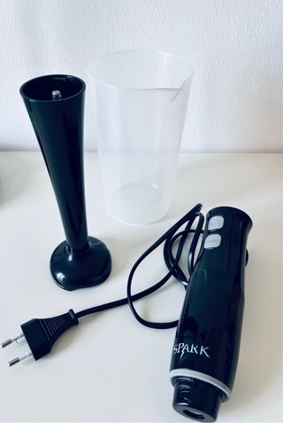 Batidora de mano Spark con vaso