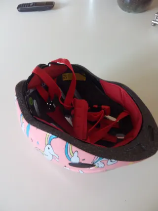 Casco infantil rosa unicornios