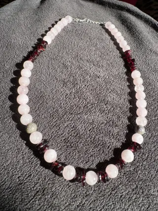Collana Quarzo Rosa e Granato Fatta a Mano