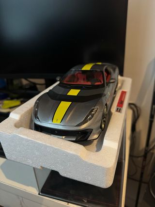 Bburago Signature 812 Competizione 1:18