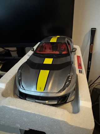 Bburago Signature 812 Competizione 1:18