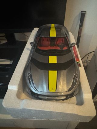 Bburago Signature 812 Competizione 1:18