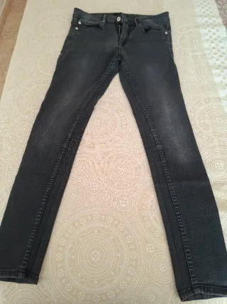 Pantalón vaquero negro