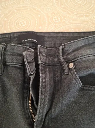 Pantalón vaquero negro