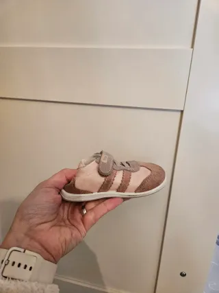 Deportivas Zapy Talla 22