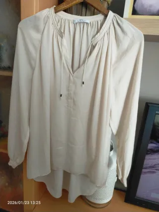 Blusa Mango Beige Talla L.