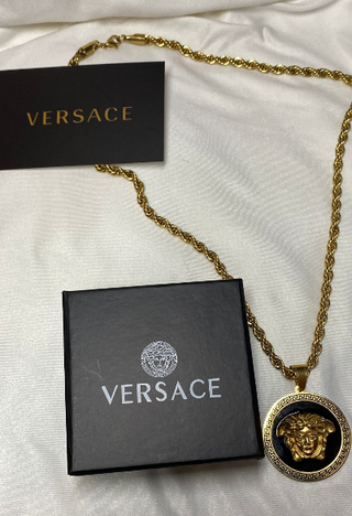 Colgante Versace Dorado con Caja