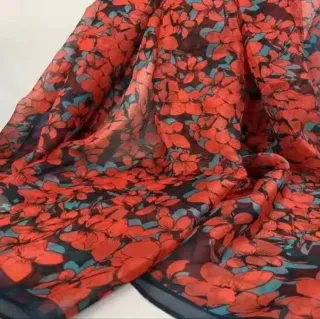 Bufanda de poliéster floral roja y verde azulado