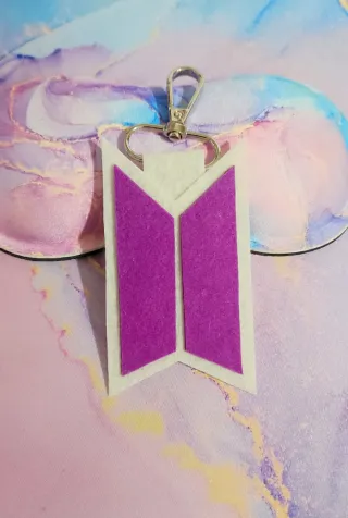 Portachiavi BTS Logo Viola Bianco