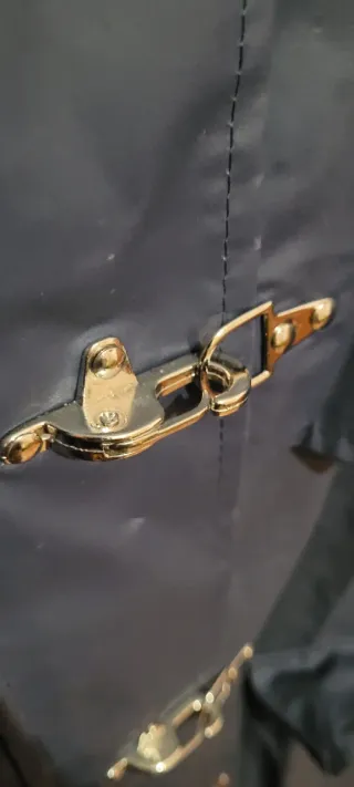 Chaqueta impermeable azul