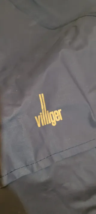 Chaqueta impermeable azul