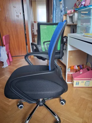Silla de escritorio juvenil nueva