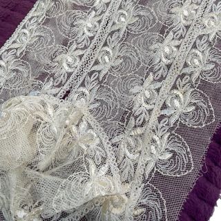 Encaje Bruselas bordado con hilo de seda antiguo