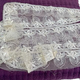 Encaje Bruselas bordado con hilo de seda antiguo