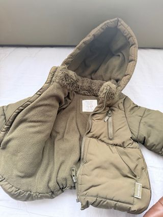 Chaqueta acolchada con forro sherpa