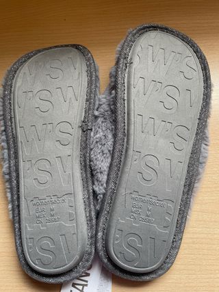 Zapatillas Snoopy nuevas