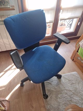 Cama 90cm + Colchón + Escritorio Se regala silla