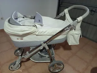 Carro Bebecar ip-op blanco y gris
