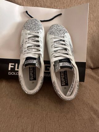 Golden Goose Sneakers Plata y Blanco Negociable