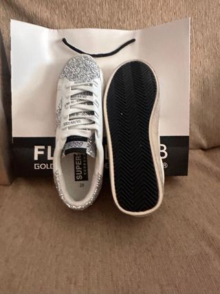 Golden Goose Sneakers Plata y Blanco Negociable