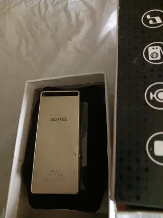 Reproductor MP3 Negro y Dorado