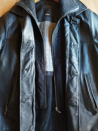 Chaquetón de cuero DOMAR negro