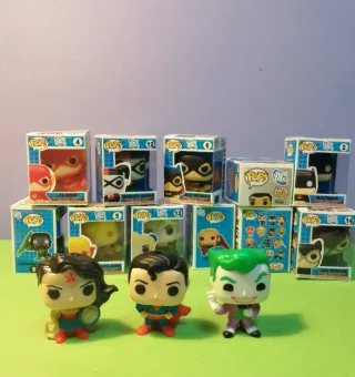Colección completa Funko Pop! DC Comics y cajas.