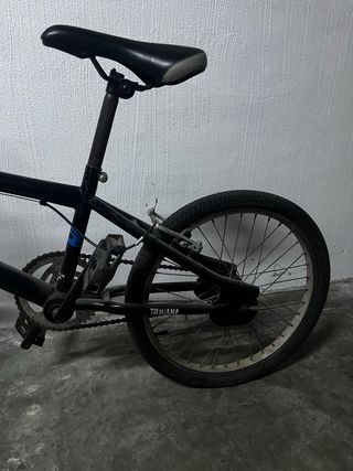 Bicicleta BMX Tijuana Negra y Azul