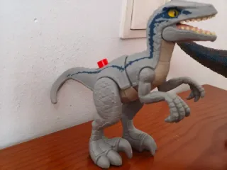 2 Figuras Dinosaurios Juguete