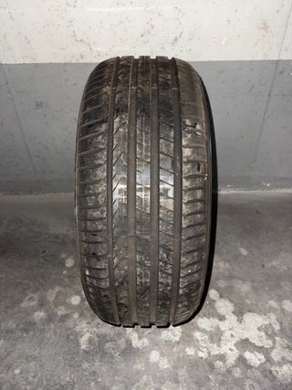 4 Neumáticos Pirelli 235/45 R19 Usados