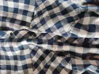 Camisa Bershka cuadros azul y blanco