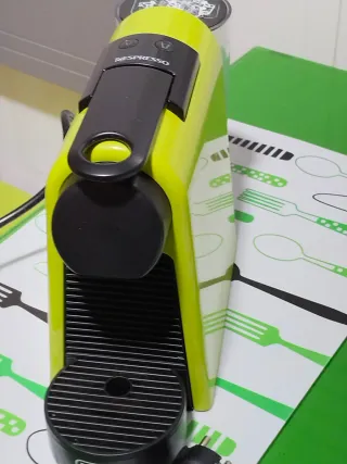 Cafetera Nespresso DeLonghi Verde