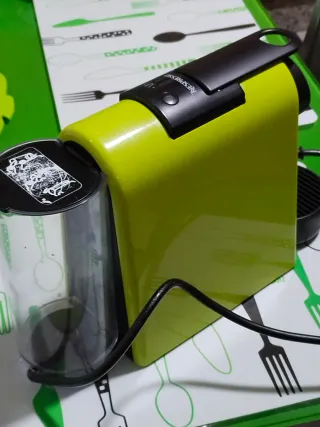 Cafetera Nespresso DeLonghi Verde