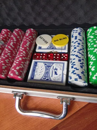 Maletín de póker completo