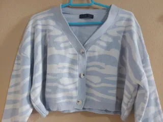 Rebeca Shein azul y blanco