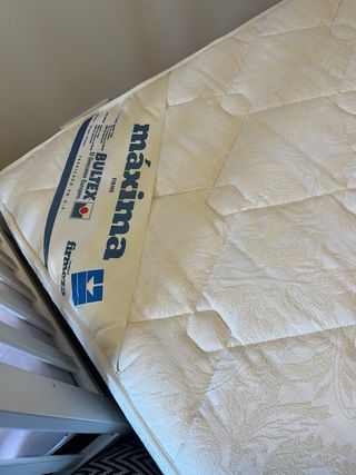 Colchón y somier de lamas Pikolín