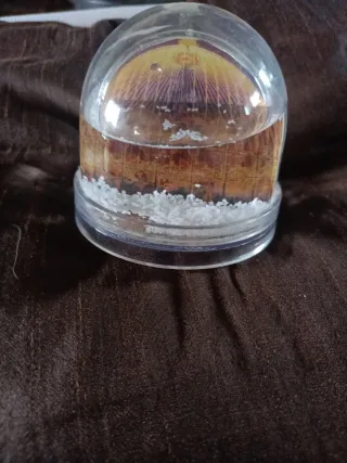 Palla di plastica con acqua