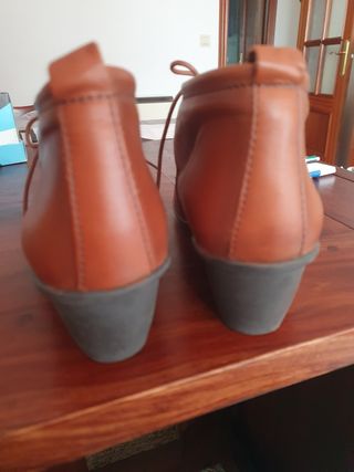 Botines piel marrones talla 41