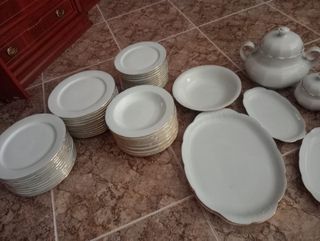 Vajilla de porcelana sin estrenar