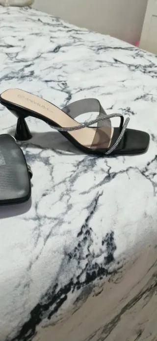 Zapatos de tacón Annalisa negros y plateados