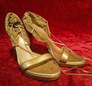 Sandalias Gucci Doradas